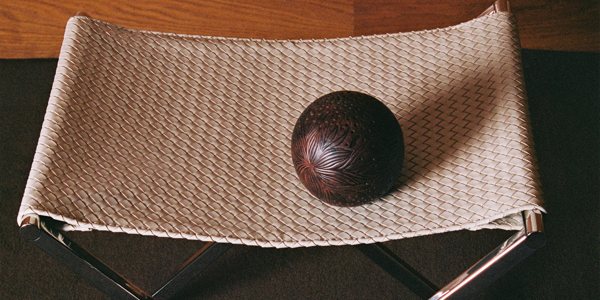 LAP-TW-LE BOULE-DESKTOP.jpg